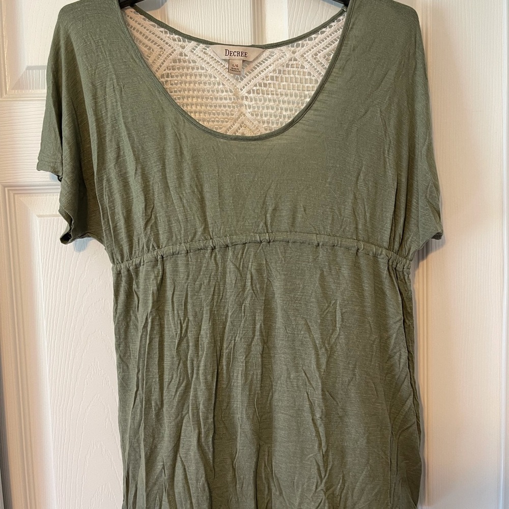 Juniors size L super cute shirt